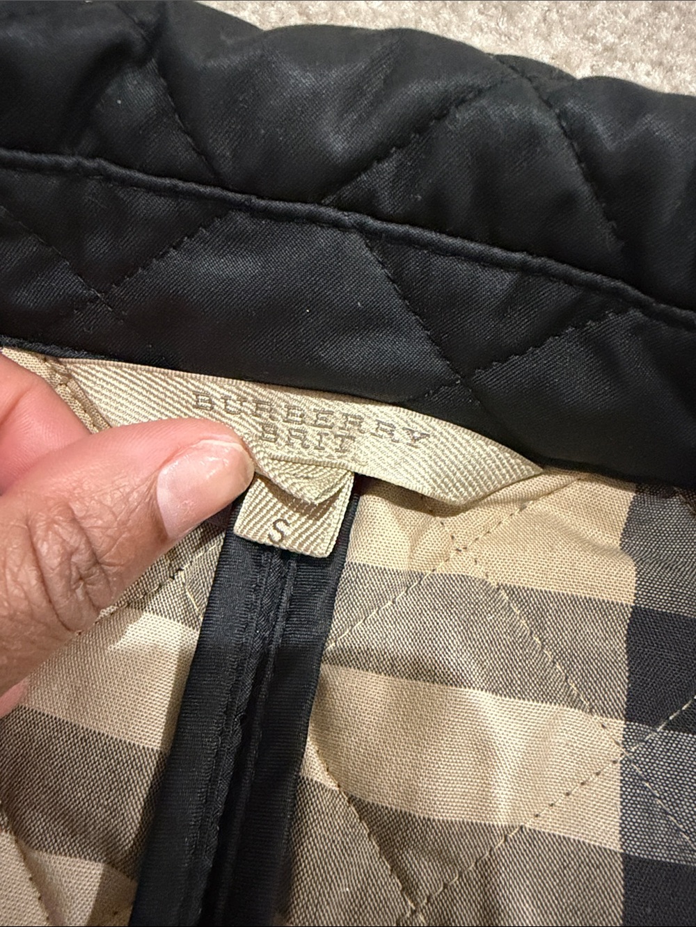 Authentic Burberry Black Quilted ' Jacket with Signature Plaid Lining - Picture 4 of 5